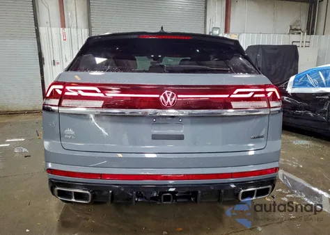 2024 Volkswagen Atlas Cross Sport Sel Premium R-Line z USA, uszkodzony, nr VIN 1V2FE2CA8RC245067